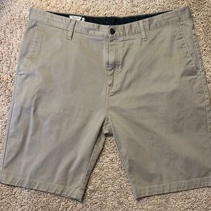 Volcom 38W Tan Chino Shorts